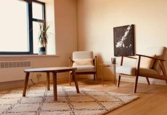 Sfeervol apartment, Petit Ensor allows 18 year olds to book a room