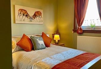 A Vibrant One-Bedroom Getaway-City Centre allows 18 year olds to book a room