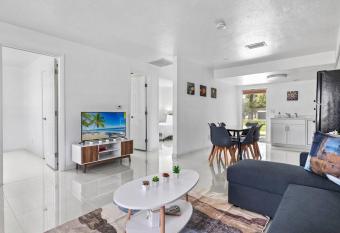 Best location in Cape Coral! has Balcony rooms