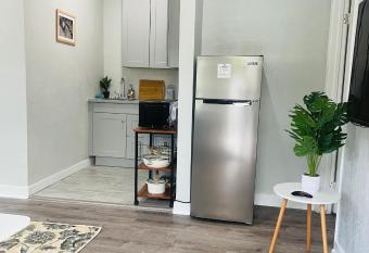 Newly furnished guest house has Balcony rooms