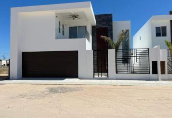 DORADO has Balcony rooms