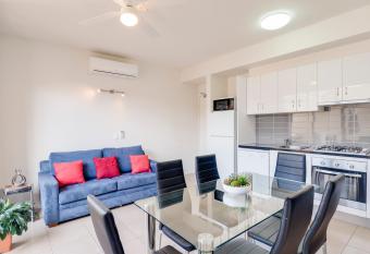 McKillop Geelong by Gold Star Stays has Balcony rooms