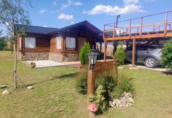 Entre Sierras has Balcony rooms