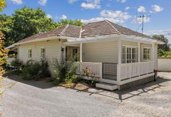 The Hideaway has Balcony rooms