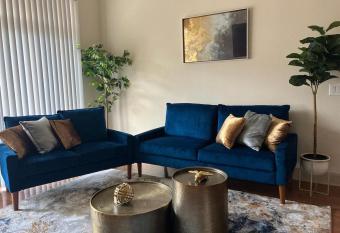 Texas Blues has rooms with a private hot tub