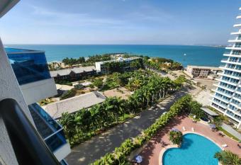 Hermoso departamento en Punta Centinela has rooms with a private hot tub