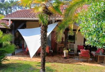 Maison Candide 3 chambres 1 mezzanine has Balcony rooms