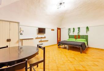 Green House has Balcony rooms