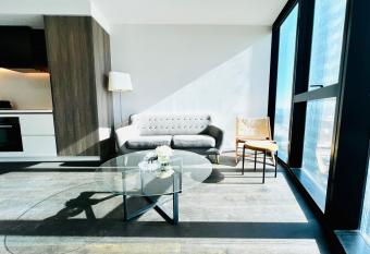 Luxury Indoor Pool, Jacuzzi, Sauna and Steam has rooms with a private hot tub