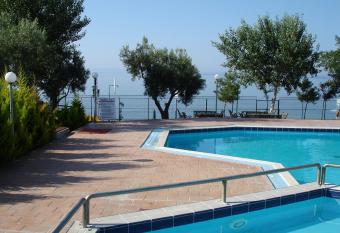 Bungalows Camping Kouyoni has Balcony rooms