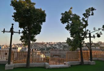 Lamar Guesthouse - Hebron has Balcony rooms