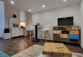 City Bell has Balcony rooms