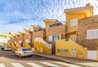 Adosado Completo Cinco Habitaciones has Balcony rooms