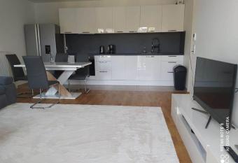 Appartement moderne-centre ville has Balcony rooms