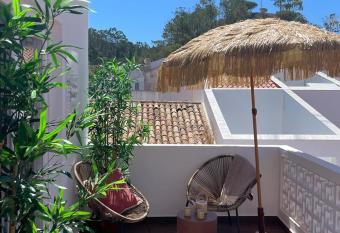 stressfree charm house allows 18 year olds to book a room