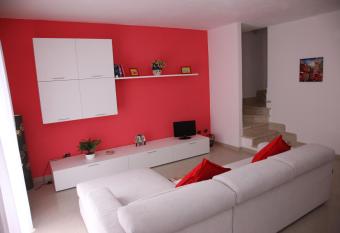 King s Residence has Balcony rooms