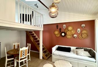 C La reserve - St ROSE Ethnique has Balcony rooms