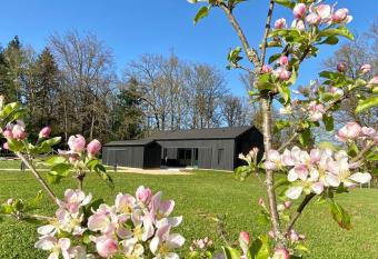 Le Cottage proche du Golf has Balcony rooms