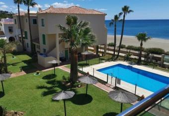 El diamante de Casares has Balcony rooms