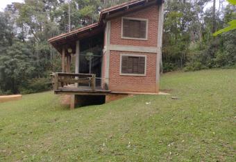 Chal   em S  o Roque has Balcony rooms