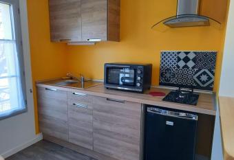 La Grelauderie 4 has Balcony rooms