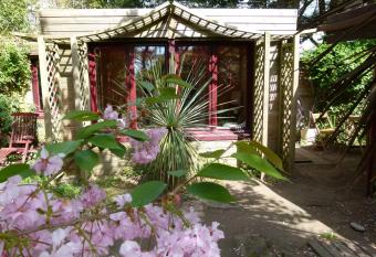 La Th  ba  de allows 18 year olds to book a room