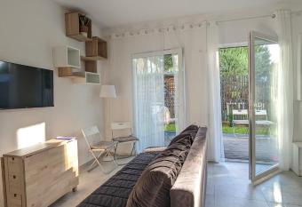 Nadmorze Wiatrakowo has Balcony rooms