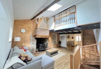 Charming, modern house in Rochechouart town centre has Balcony rooms