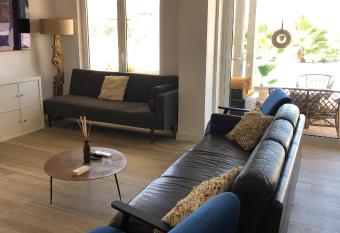 Quinta do Casalinho has rooms with a private hot tub