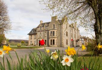 Richmond Arms Hotel allows 18 year olds to book a room