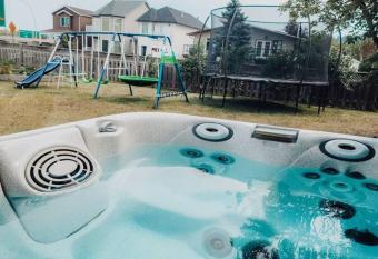 Family Playhouse has rooms with a private hot tub