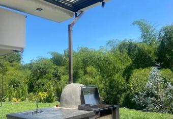 Espectacular Casa campestre Pereira Eje Cafetero Sector Cerritos has rooms with a private hot tub