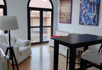 Modern Apartment in Navarrete. allows 18 year olds to book a room