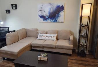 Spacious Villa close to the beach, 10 sleeps allows 18 year olds to book a room