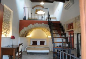 L Apparthotel allows 18 year olds to book a room