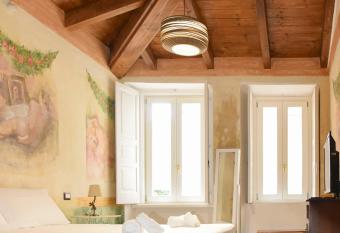 Dimora Abate has Balcony rooms