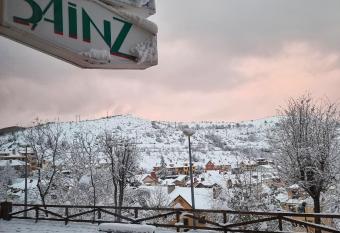 Hostal Sainz has Balcony rooms