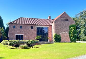 One Park Lane has Balcony rooms