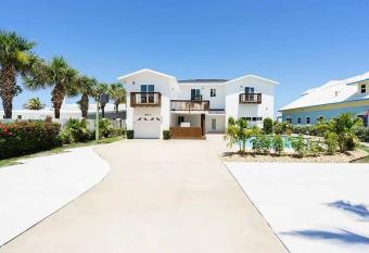 Villa with Beach Front Views allows 18 year olds to book a room