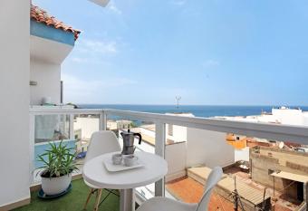 Alcamar has Balcony rooms