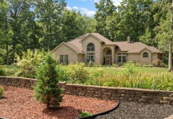Hot Tub/ Gazebo/ Patio, Deck in Woodland has rooms with a private hot tub