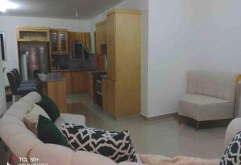 Santo Domingo Este Lujoso Apartamento has rooms with a private hot tub