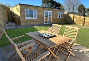 Citrus Chalet allows 18 year olds to book a room