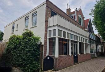 Guesthouse KST has Balcony rooms