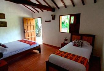 la casita de los viajeros has Balcony rooms