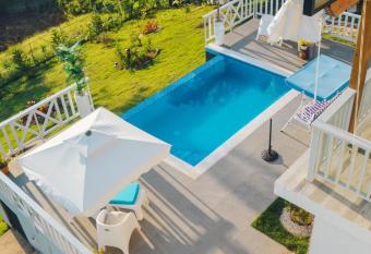 VILLA DEDE has Balcony rooms