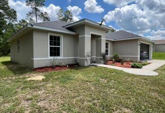 Home Away From Home In North Florida has Balcony rooms