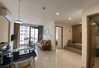 Blue Ocean Homestay has rooms with a private hot tub