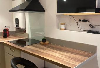 Apartment in the heart of Isle sur la Sorgue allows 18 year olds to book a room