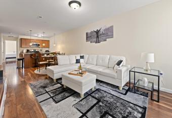 Hidden Gem has Balcony rooms